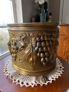 Antique Large Brass Lions Head, Grape Motif Decorative Planter Paw Feet. EUC